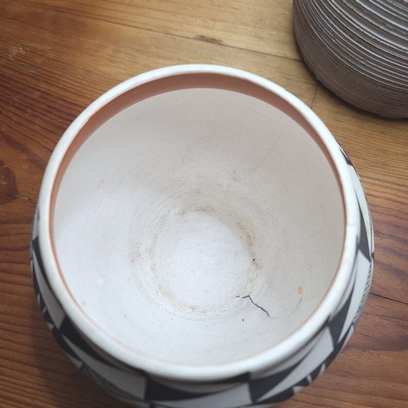 Native American Acoma Pottery Vase L. Garcia - Picture 4 of 6